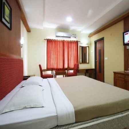 พีแอล เอ เรสซิเดนซี ตรีจี Hotel Tiruchirappalli ภายนอก รูปภาพ