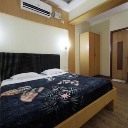 พีแอล เอ เรสซิเดนซี ตรีจี Hotel Tiruchirappalli ภายนอก รูปภาพ